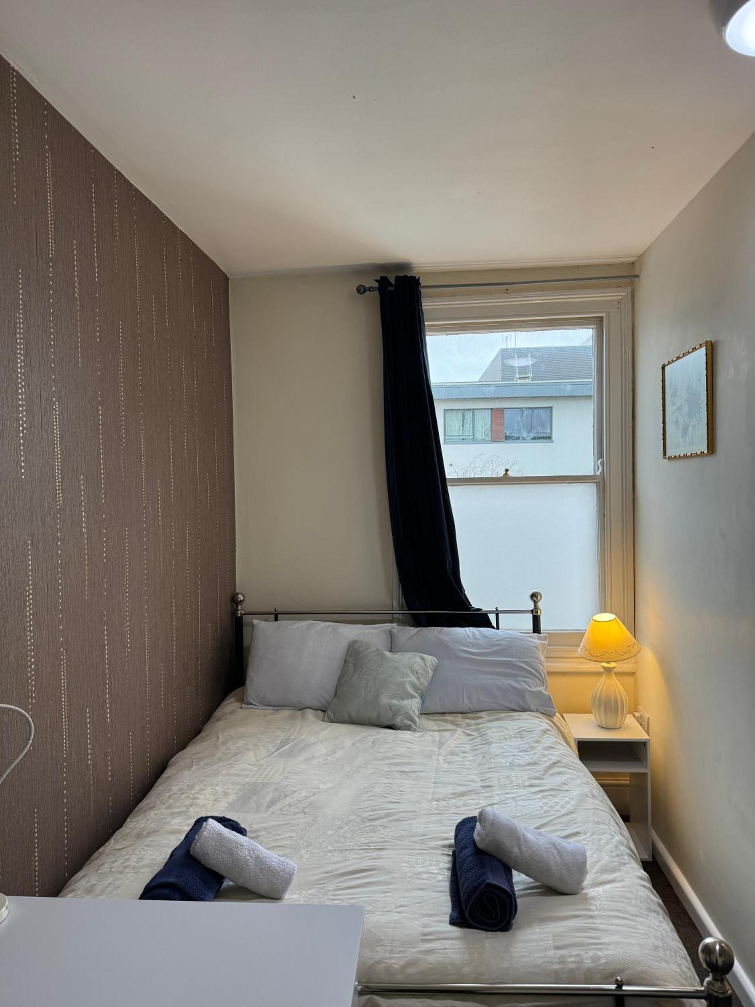 Comfortable Home Away From Home, Town Centre, Free Parking,Multiple Rooms Cheltenham Eksteriør billede